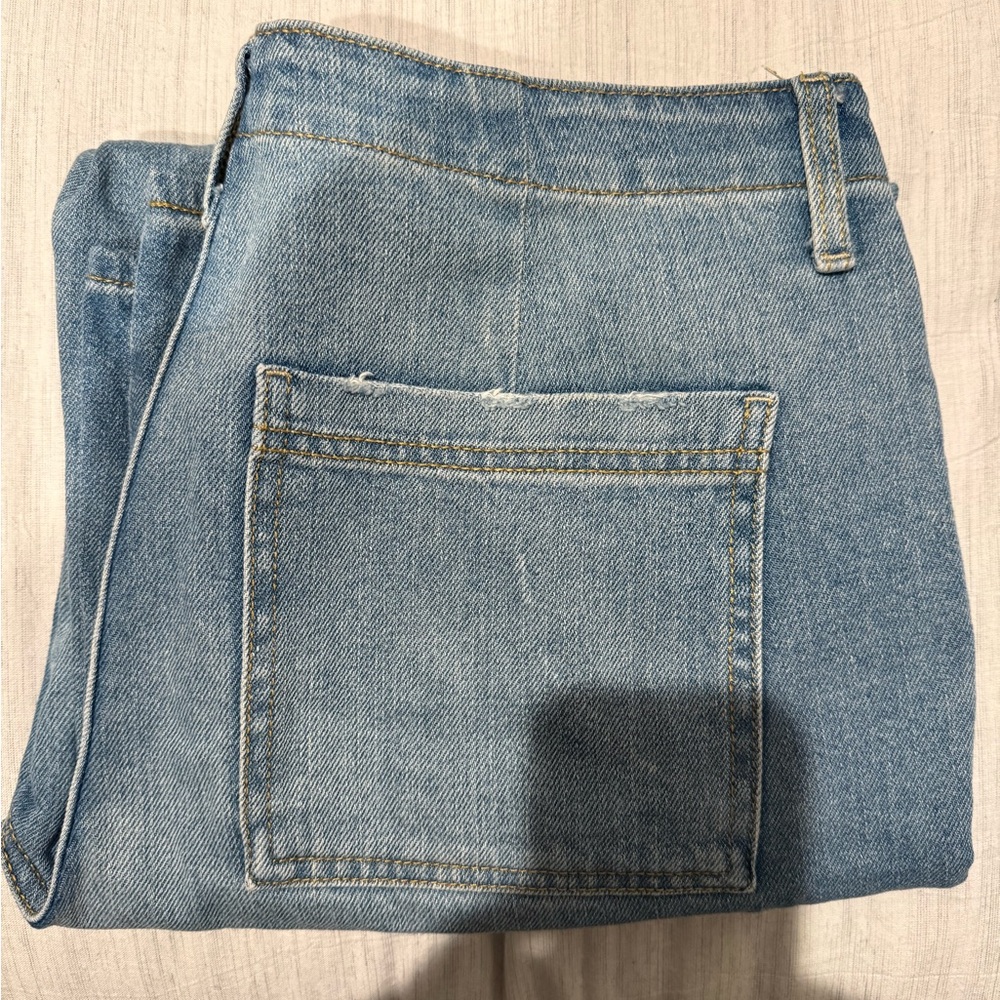 Universal Thread Light Blue High-Rise Women's Jeans